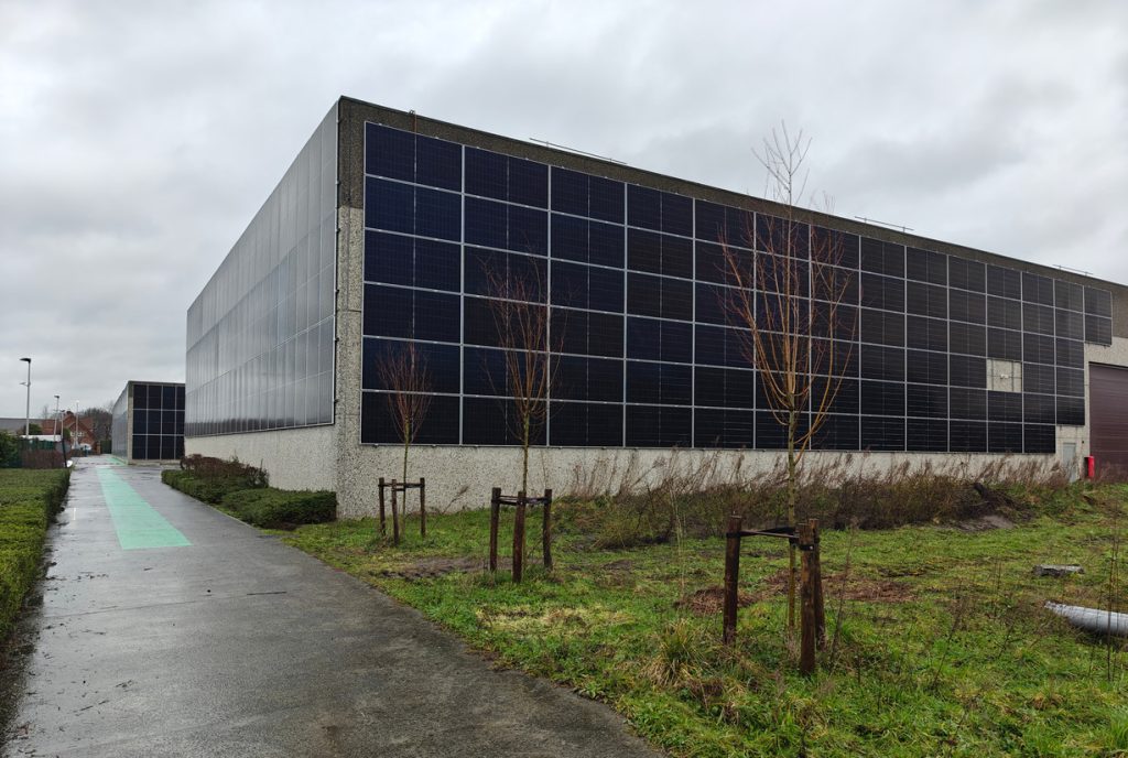 Waregem 1 Waregem muuropstelling zonnepanelen 1 opti