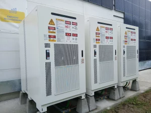 Industriële batterijopslag bij Ministry of Solar in Ruiselede